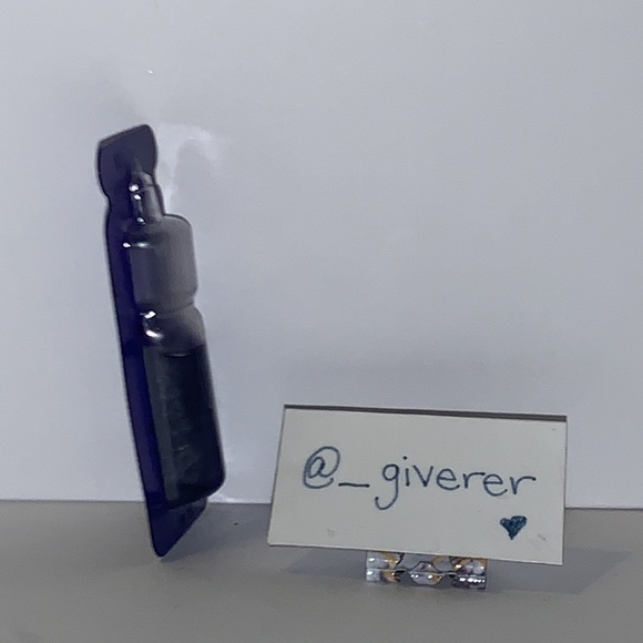 Kiehlโs Midnight Recovery Concentrate 2ml - Picture 3 of 6